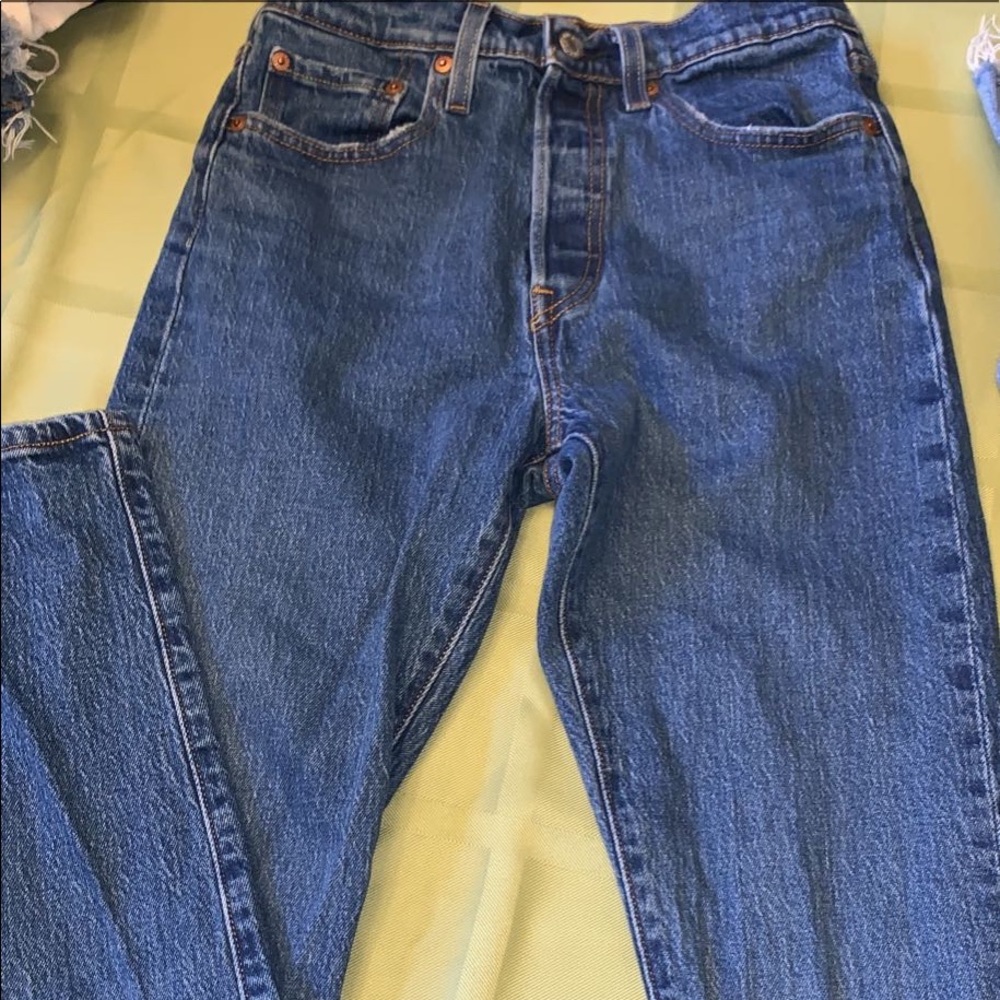 Levi’s jeans size 27